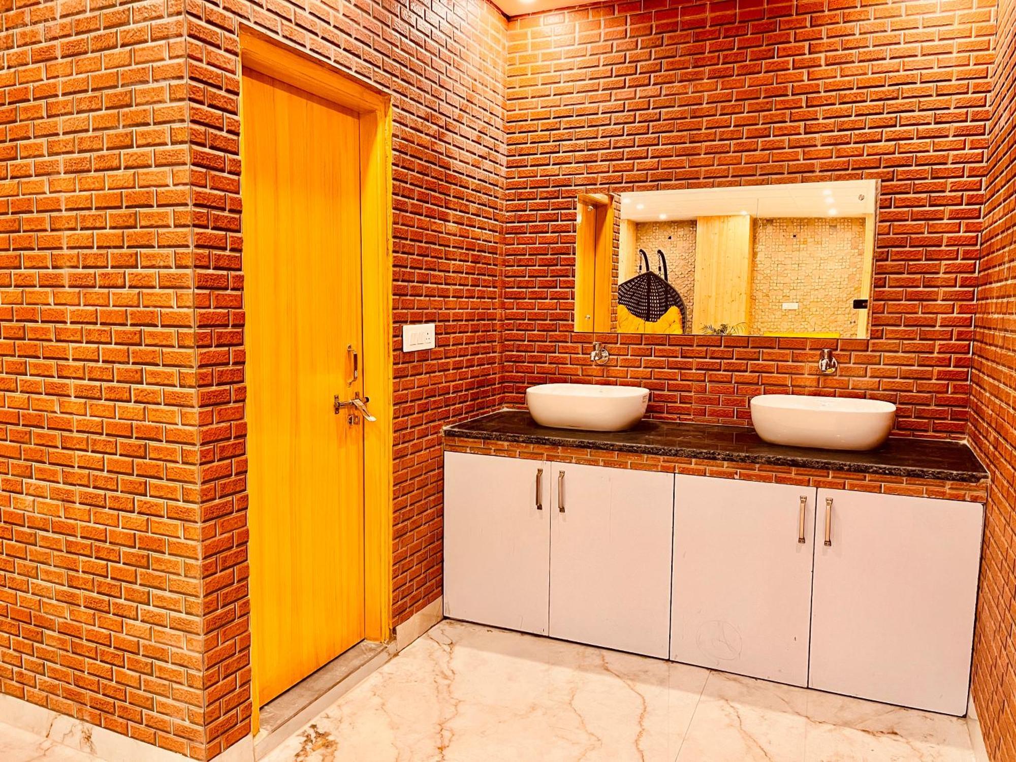 Hotel Classic Crown - #Scenic Mountain View #Open Terrace #Parking #Premium Rooms With Balcony #Guest Preferred #Best Selling Hotel In Mussoorie Luaran gambar