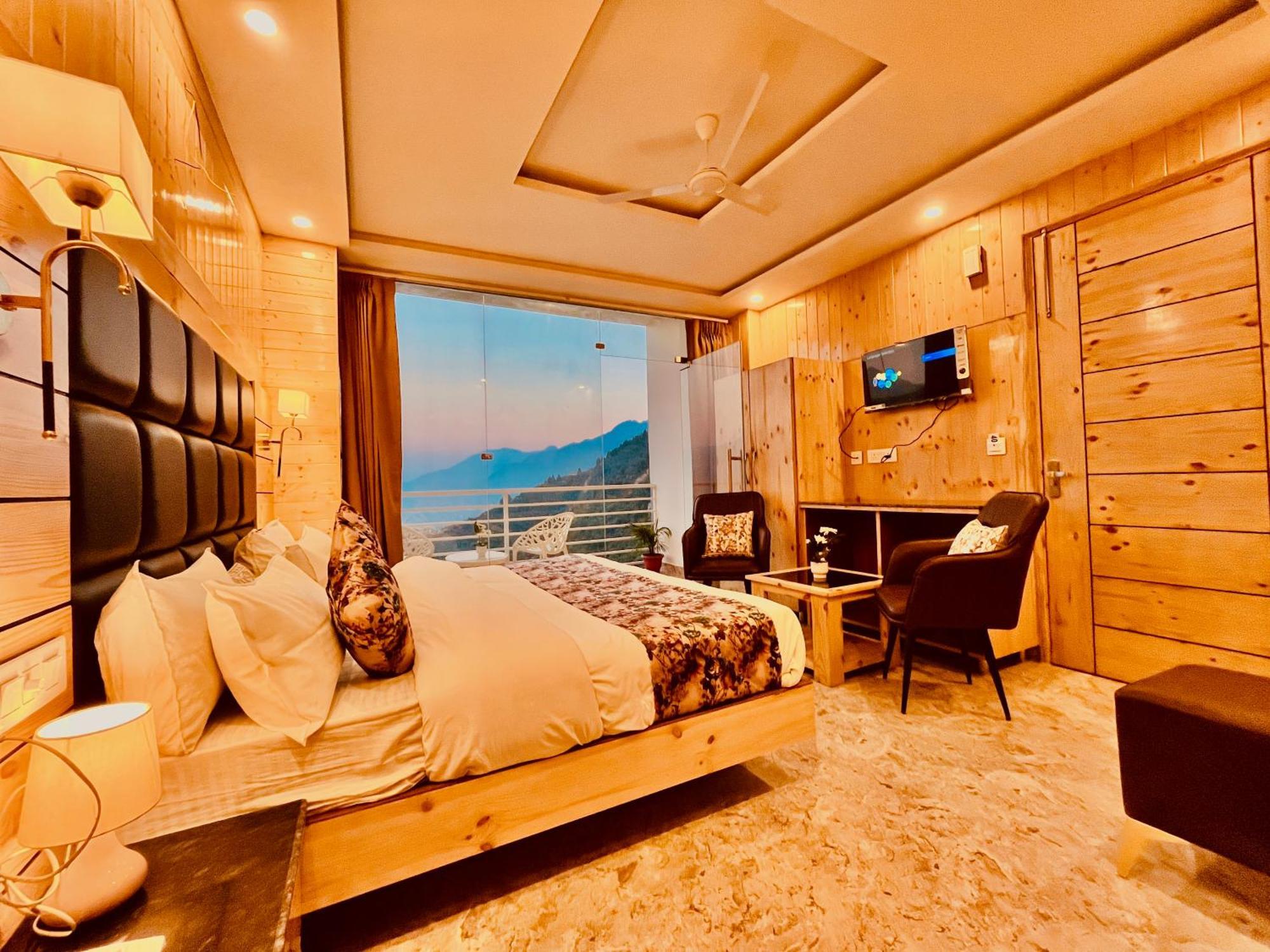 Hotel Classic Crown - #Scenic Mountain View #Open Terrace #Parking #Premium Rooms With Balcony #Guest Preferred #Best Selling Hotel In Mussoorie Luaran gambar