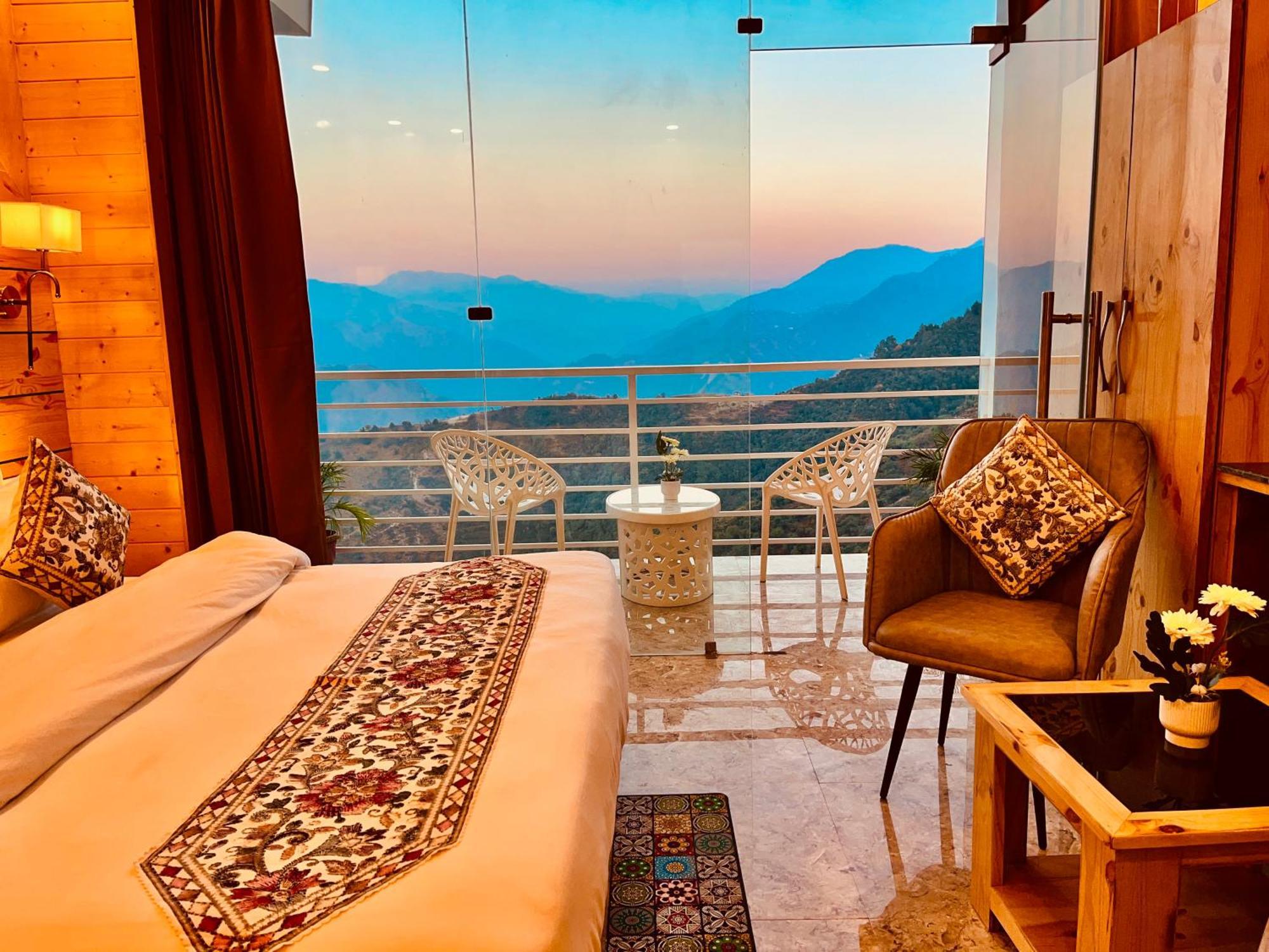 Hotel Classic Crown - #Scenic Mountain View #Open Terrace #Parking #Premium Rooms With Balcony #Guest Preferred #Best Selling Hotel In Mussoorie Luaran gambar