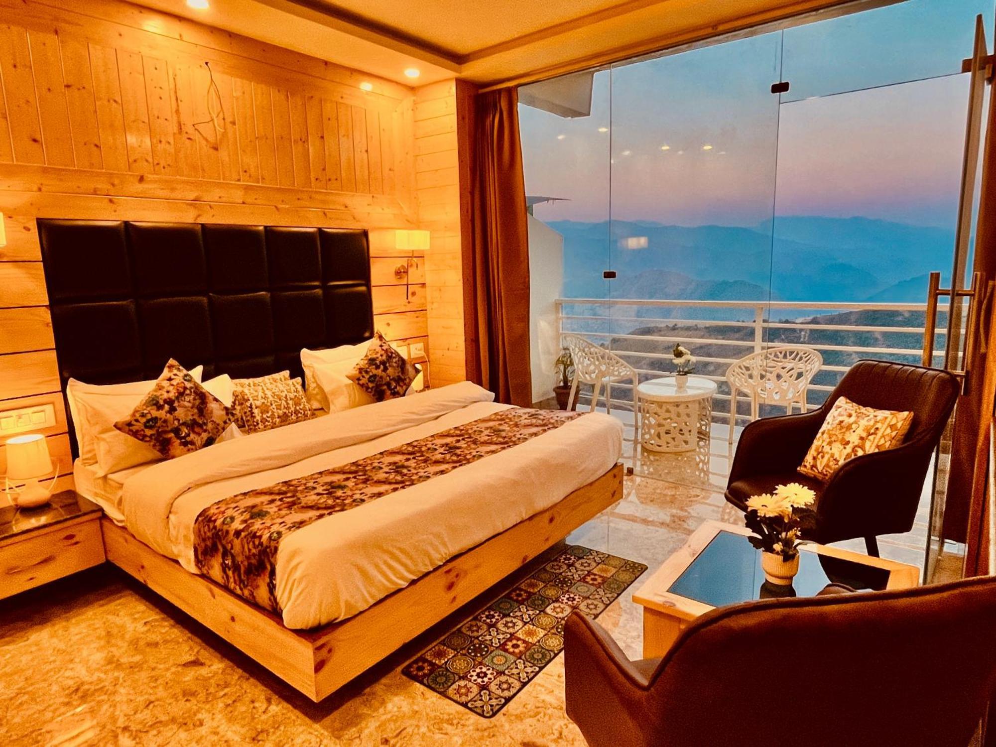 Hotel Classic Crown - #Scenic Mountain View #Open Terrace #Parking #Premium Rooms With Balcony #Guest Preferred #Best Selling Hotel In Mussoorie Luaran gambar