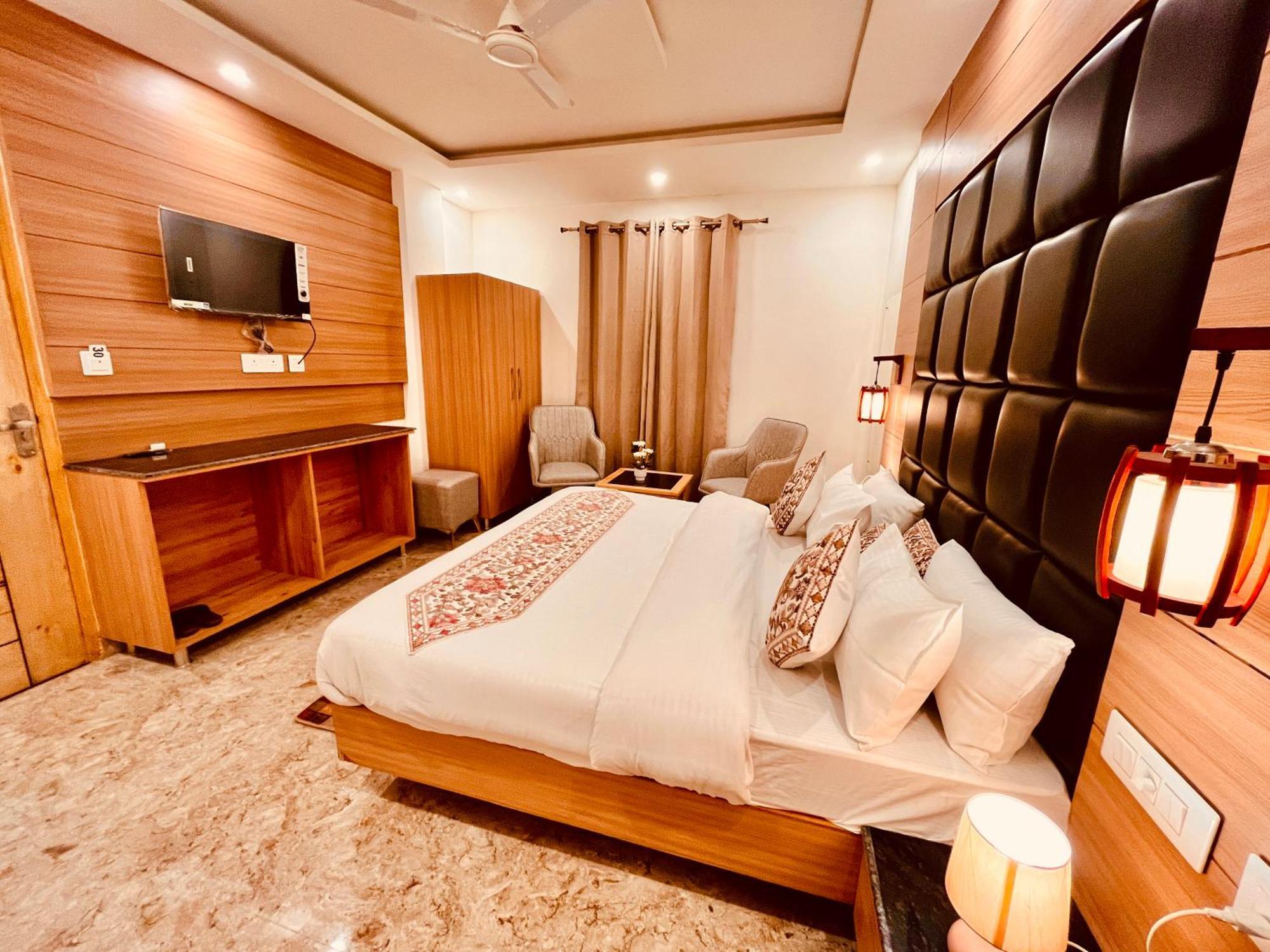 Hotel Classic Crown - #Scenic Mountain View #Open Terrace #Parking #Premium Rooms With Balcony #Guest Preferred #Best Selling Hotel In Mussoorie Luaran gambar