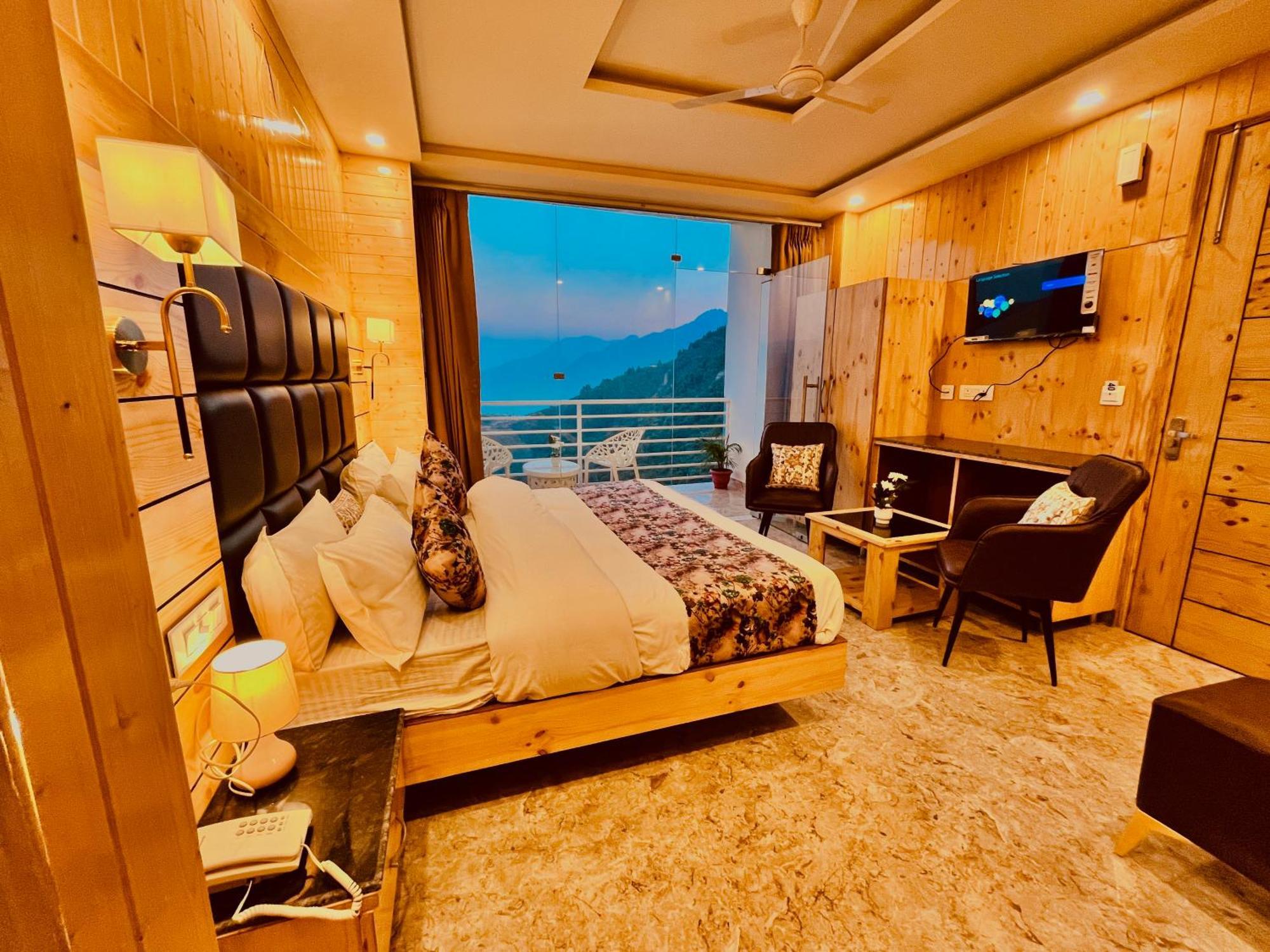 Hotel Classic Crown - #Scenic Mountain View #Open Terrace #Parking #Premium Rooms With Balcony #Guest Preferred #Best Selling Hotel In Mussoorie Luaran gambar