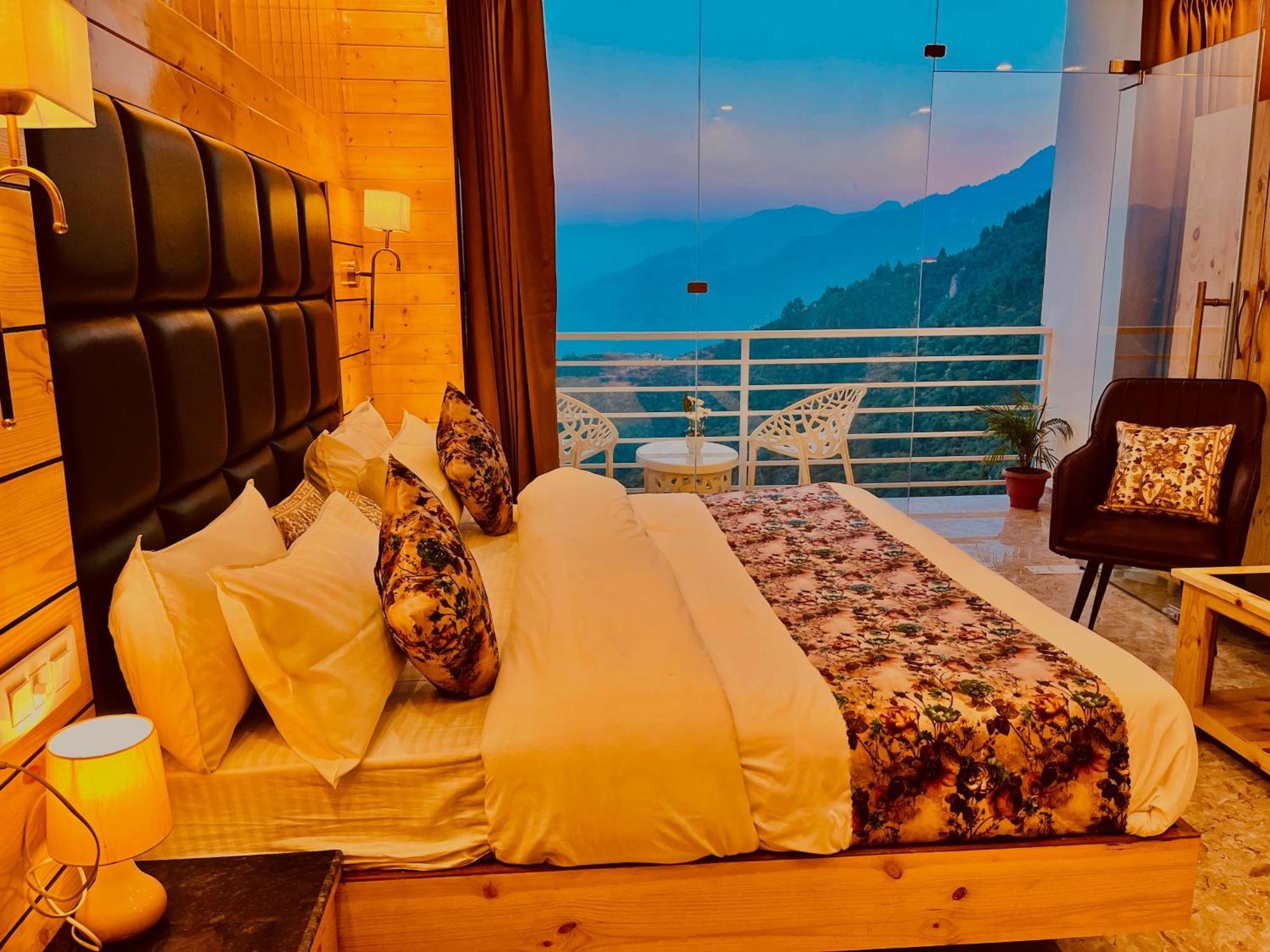 Hotel Classic Crown - #Scenic Mountain View #Open Terrace #Parking #Premium Rooms With Balcony #Guest Preferred #Best Selling Hotel In Mussoorie Luaran gambar