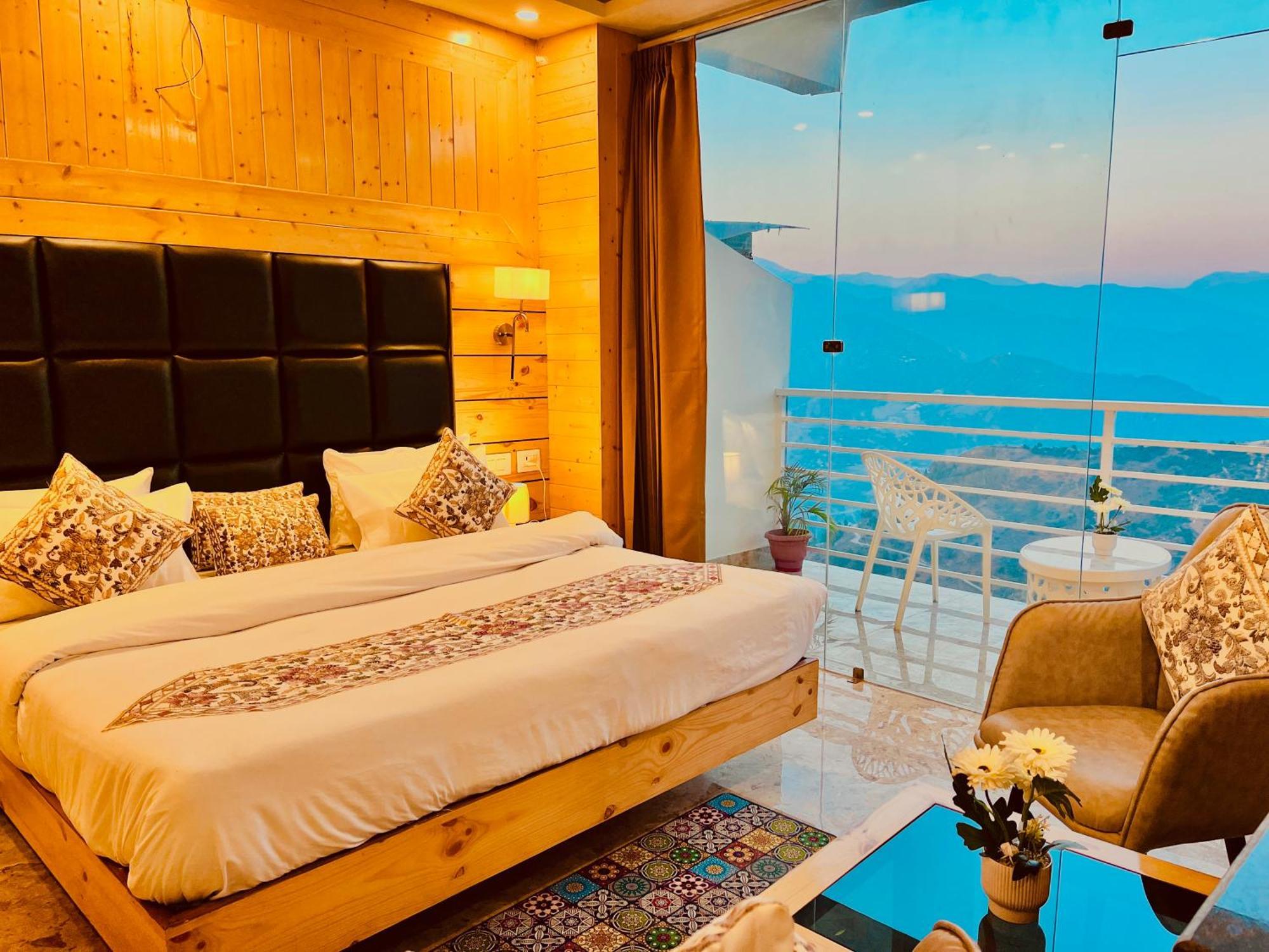 Hotel Classic Crown - #Scenic Mountain View #Open Terrace #Parking #Premium Rooms With Balcony #Guest Preferred #Best Selling Hotel In Mussoorie Luaran gambar