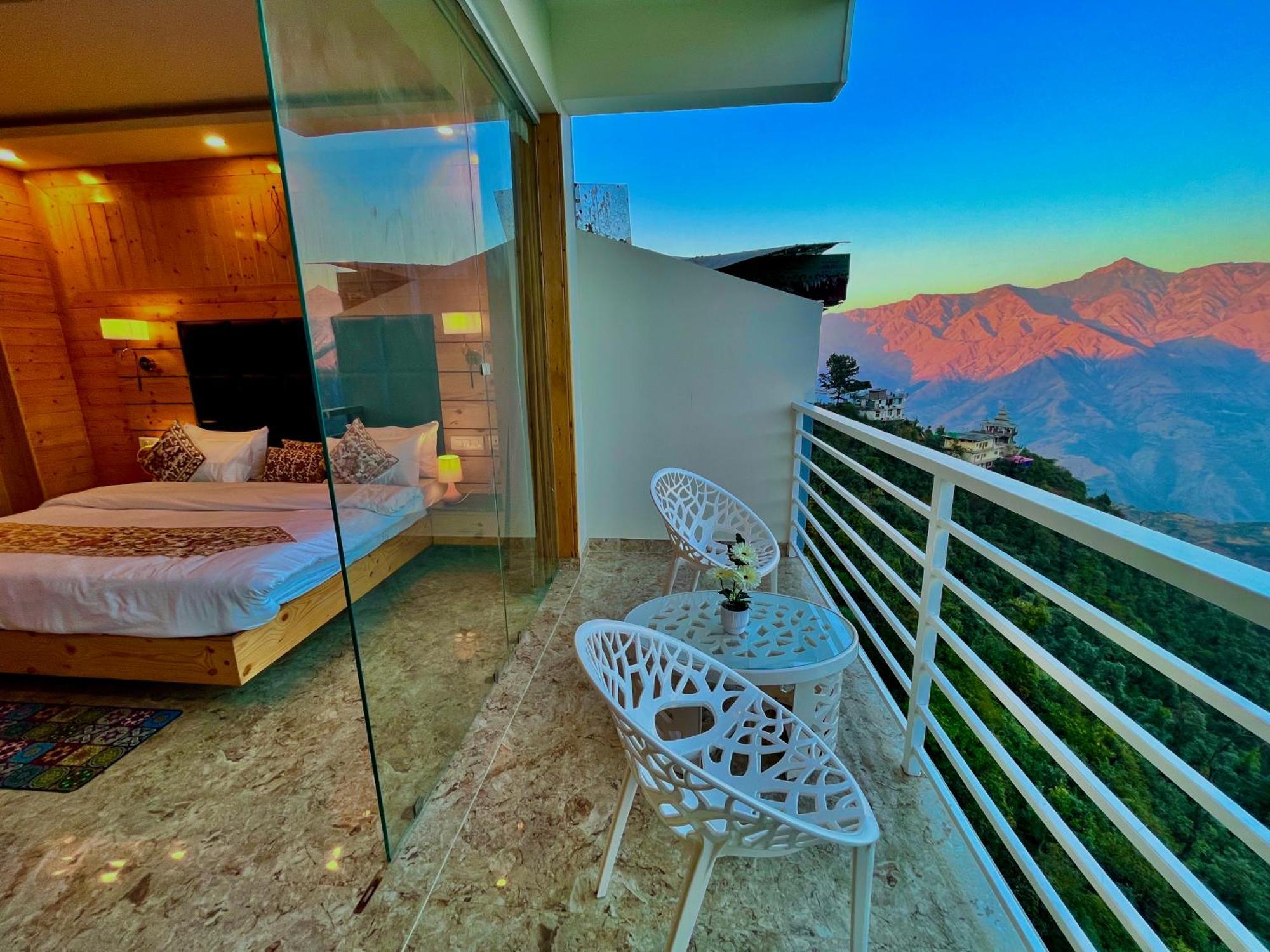 Hotel Classic Crown - #Scenic Mountain View #Open Terrace #Parking #Premium Rooms With Balcony #Guest Preferred #Best Selling Hotel In Mussoorie Luaran gambar