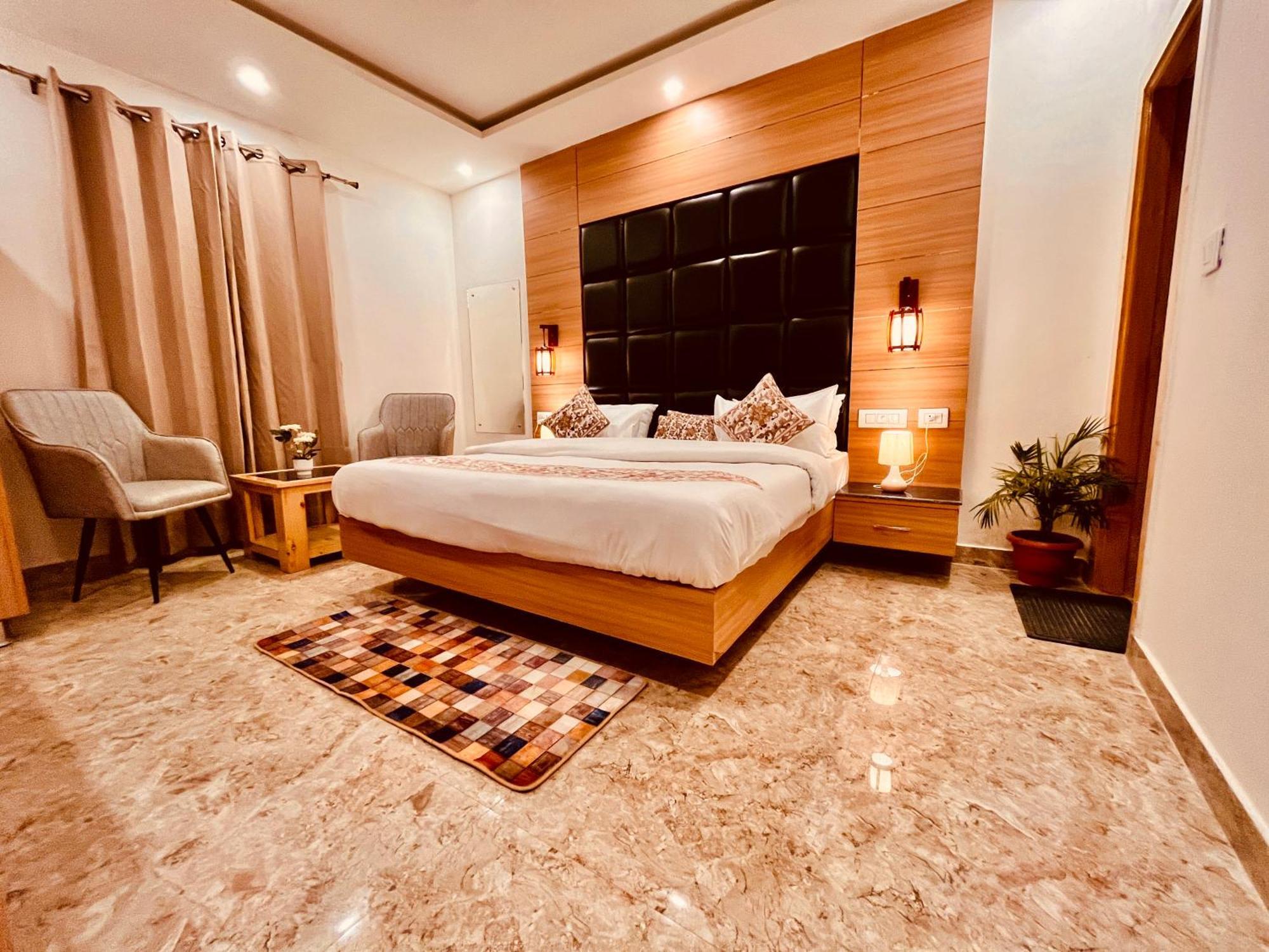 Hotel Classic Crown - #Scenic Mountain View #Open Terrace #Parking #Premium Rooms With Balcony #Guest Preferred #Best Selling Hotel In Mussoorie Luaran gambar