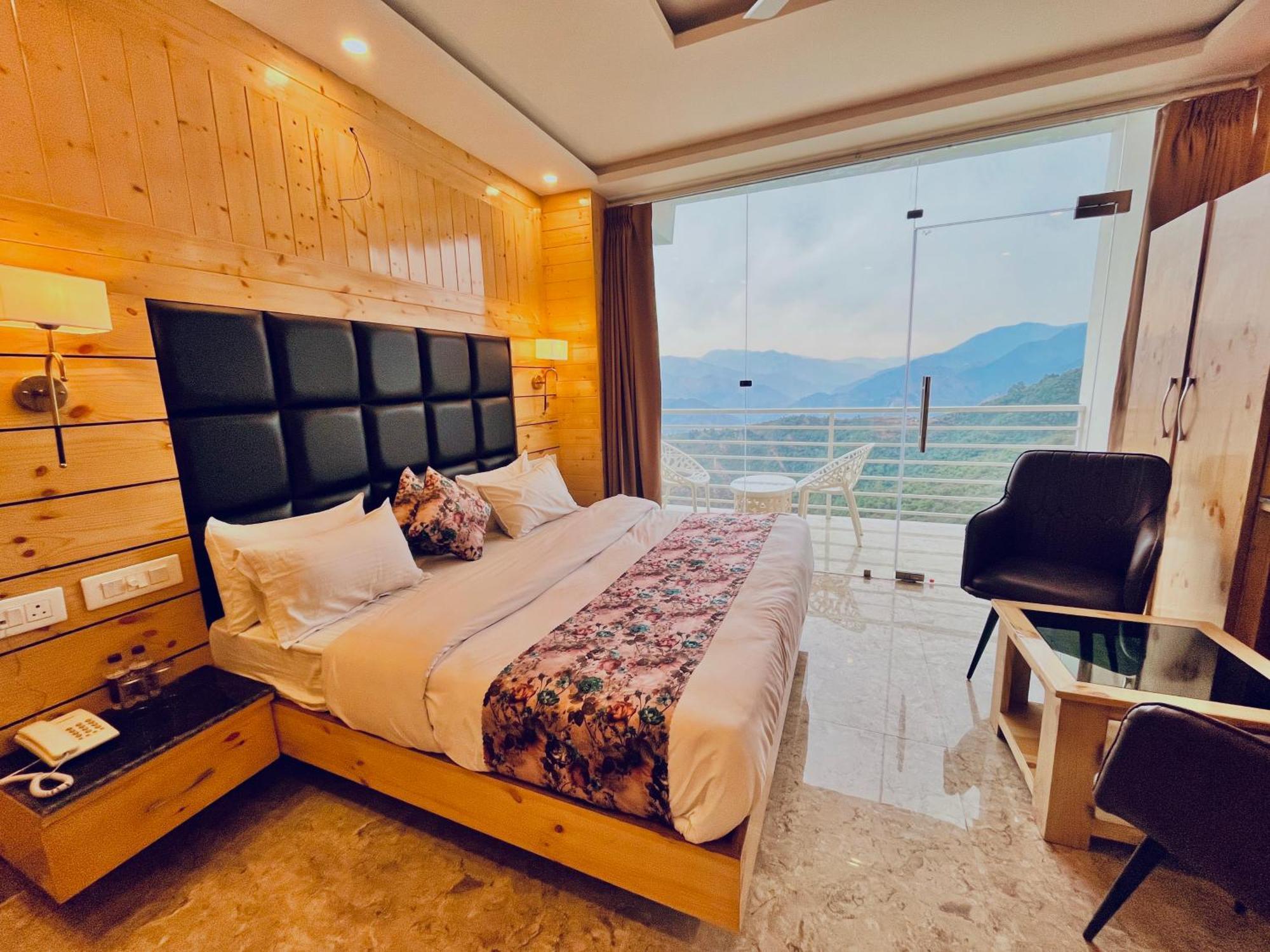 Hotel Classic Crown - #Scenic Mountain View #Open Terrace #Parking #Premium Rooms With Balcony #Guest Preferred #Best Selling Hotel In Mussoorie Luaran gambar