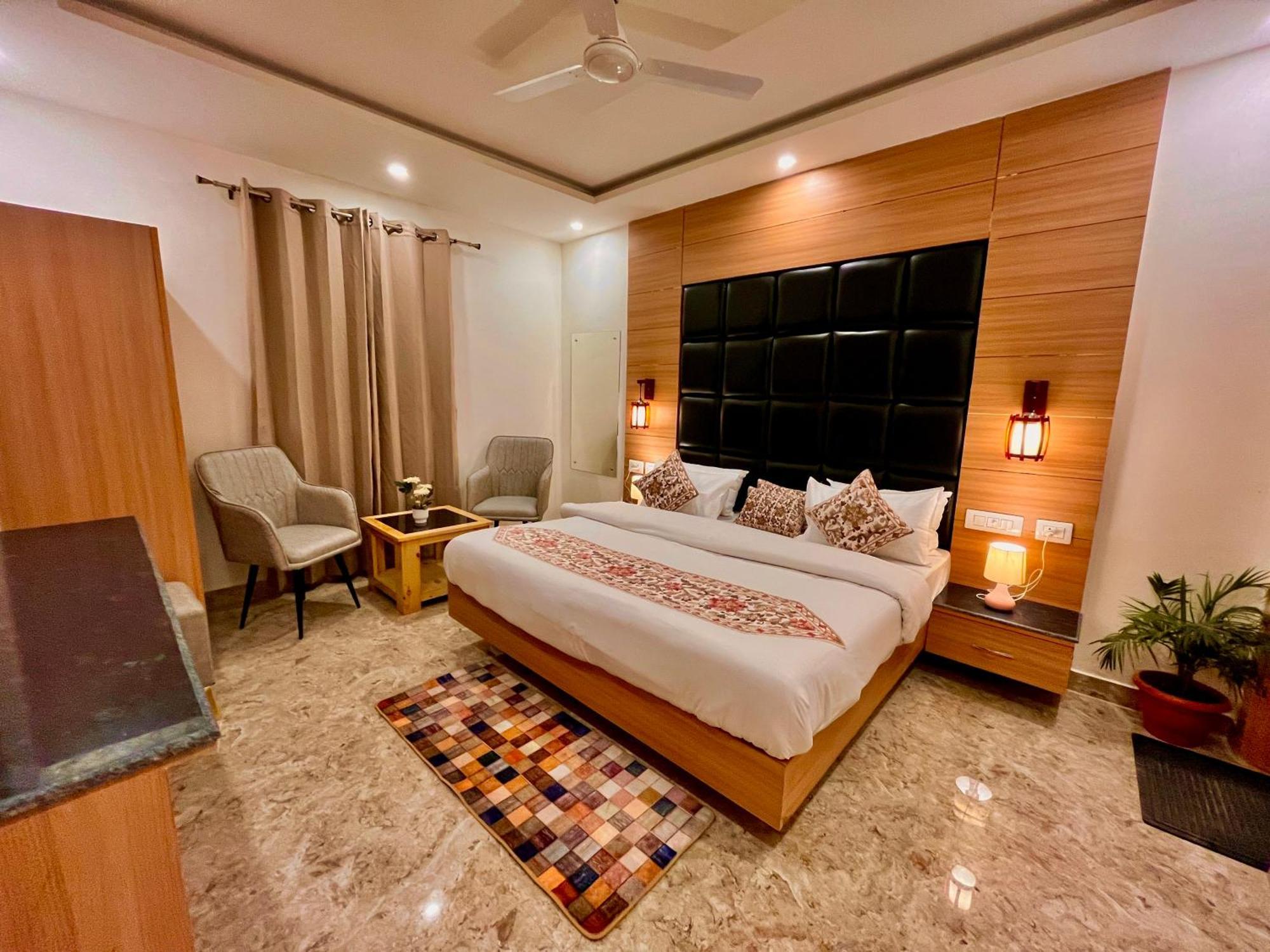Hotel Classic Crown - #Scenic Mountain View #Open Terrace #Parking #Premium Rooms With Balcony #Guest Preferred #Best Selling Hotel In Mussoorie Luaran gambar