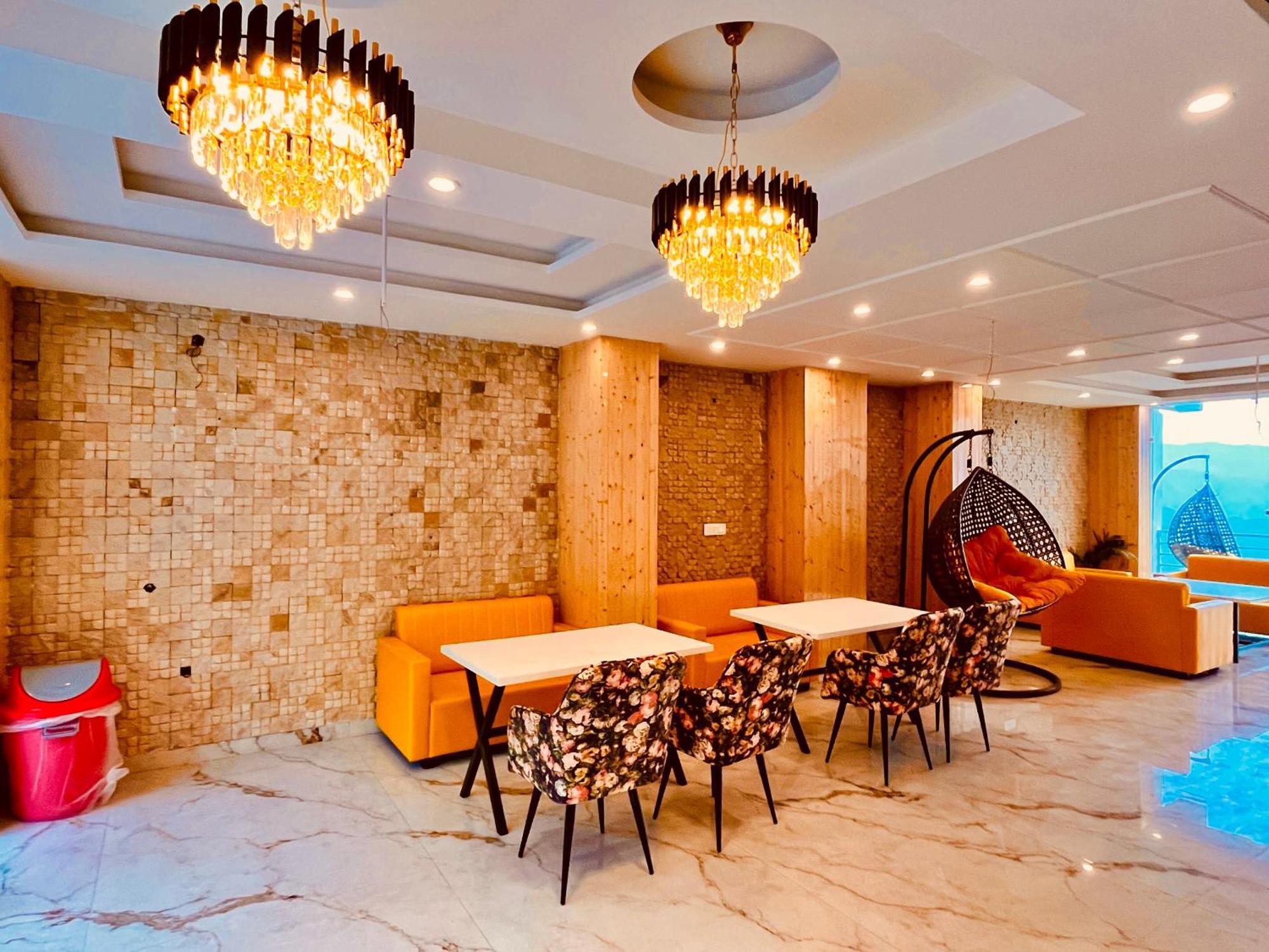 Hotel Classic Crown - #Scenic Mountain View #Open Terrace #Parking #Premium Rooms With Balcony #Guest Preferred #Best Selling Hotel In Mussoorie Luaran gambar