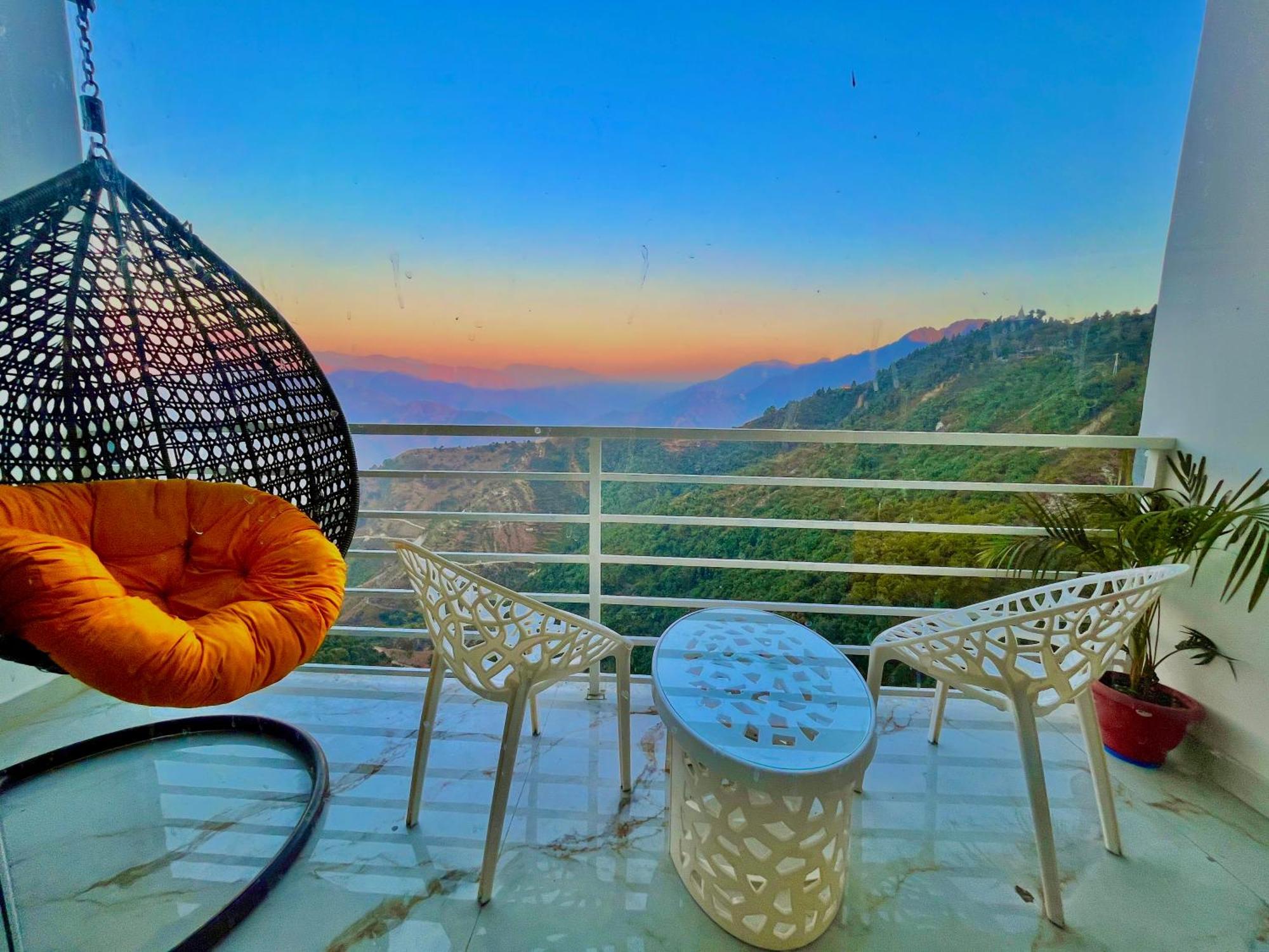 Hotel Classic Crown - #Scenic Mountain View #Open Terrace #Parking #Premium Rooms With Balcony #Guest Preferred #Best Selling Hotel In Mussoorie Luaran gambar