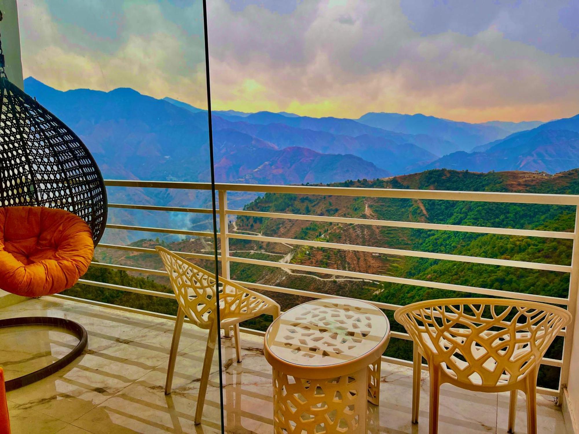Hotel Classic Crown - #Scenic Mountain View #Open Terrace #Parking #Premium Rooms With Balcony #Guest Preferred #Best Selling Hotel In Mussoorie Luaran gambar