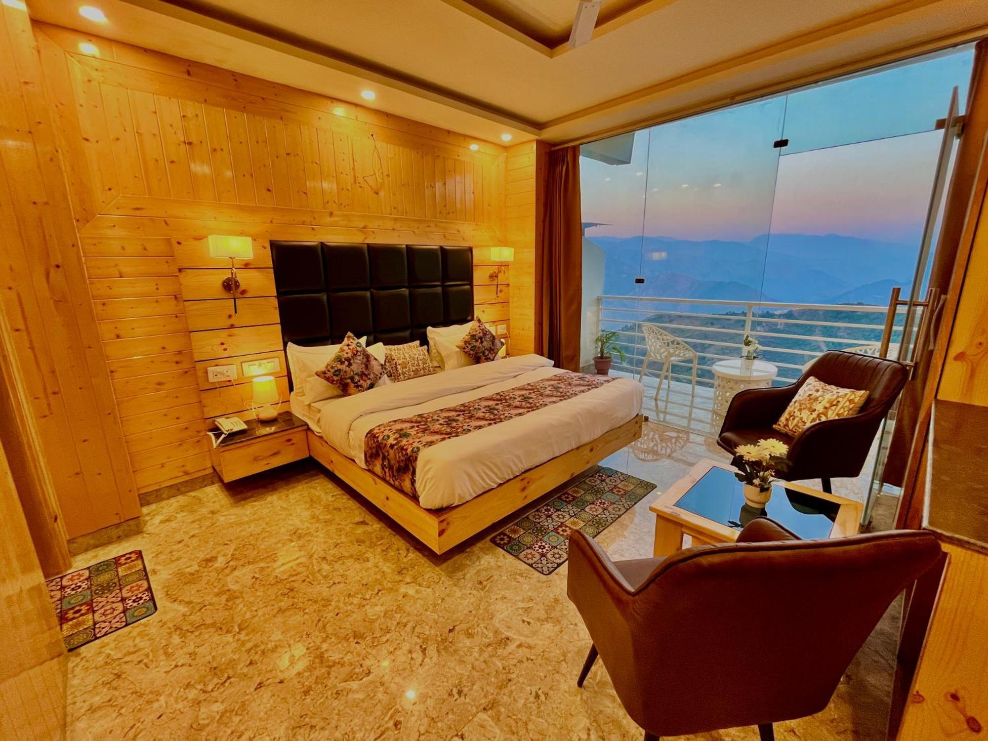 Hotel Classic Crown - #Scenic Mountain View #Open Terrace #Parking #Premium Rooms With Balcony #Guest Preferred #Best Selling Hotel In Mussoorie Luaran gambar
